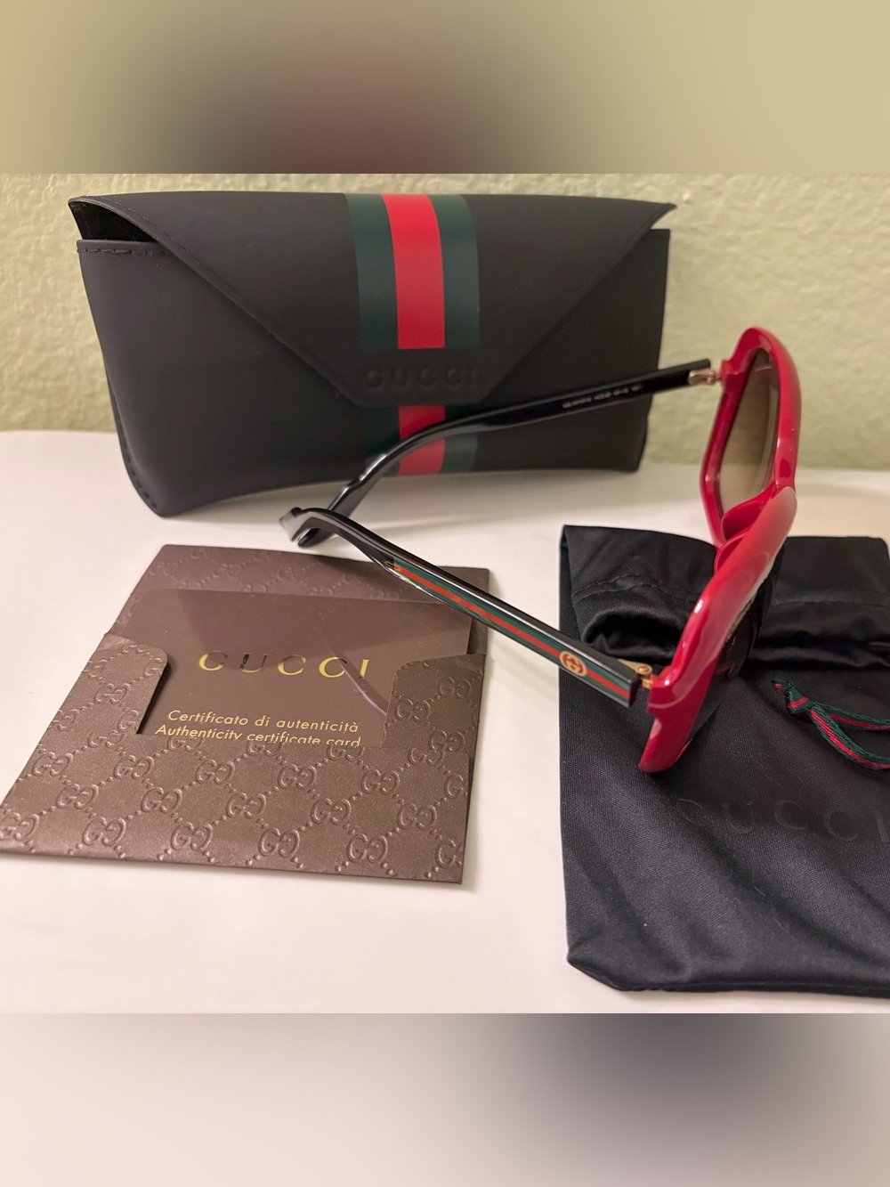Gucci red sunglasses with GG Logo and Green/Red Stripe~ New with Case - Picture 10 of 12